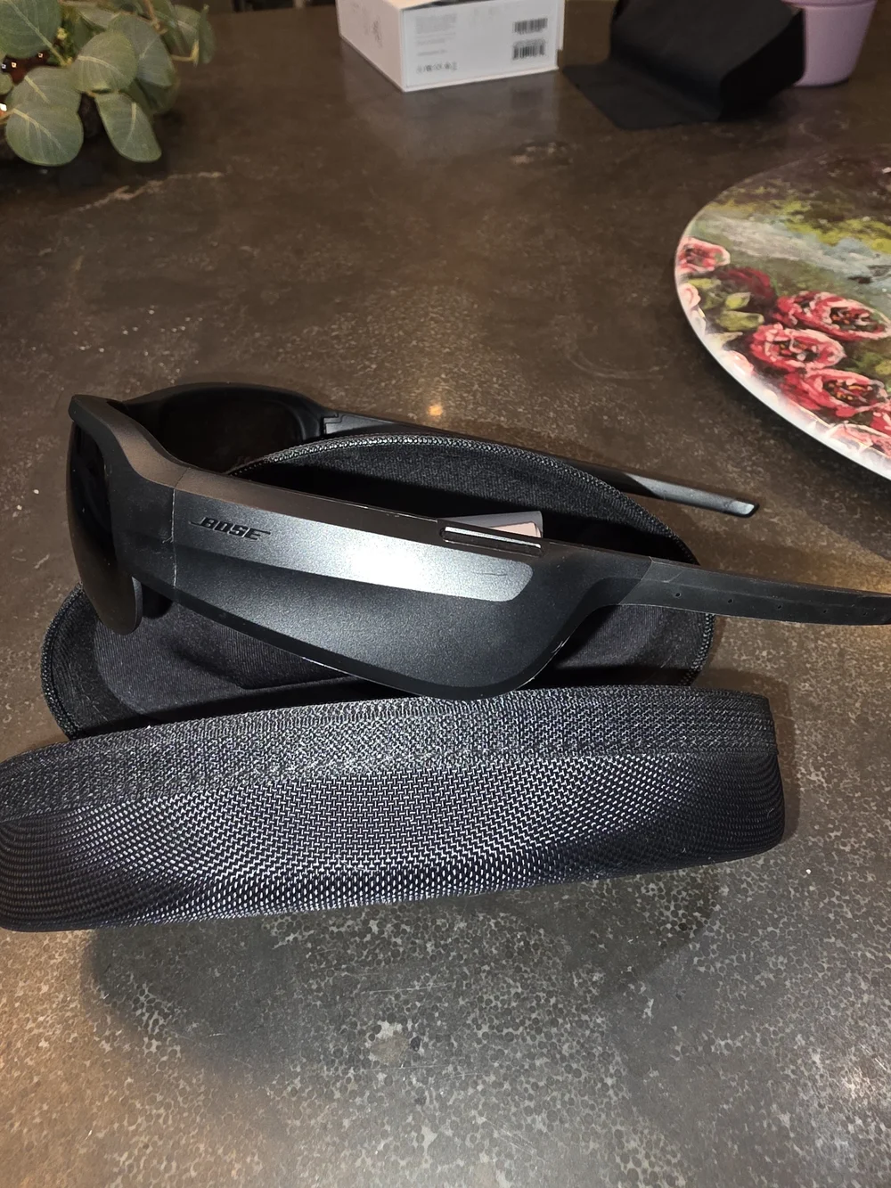 Bose Black Sunglasses with Protective Case - Picture 1 of 12